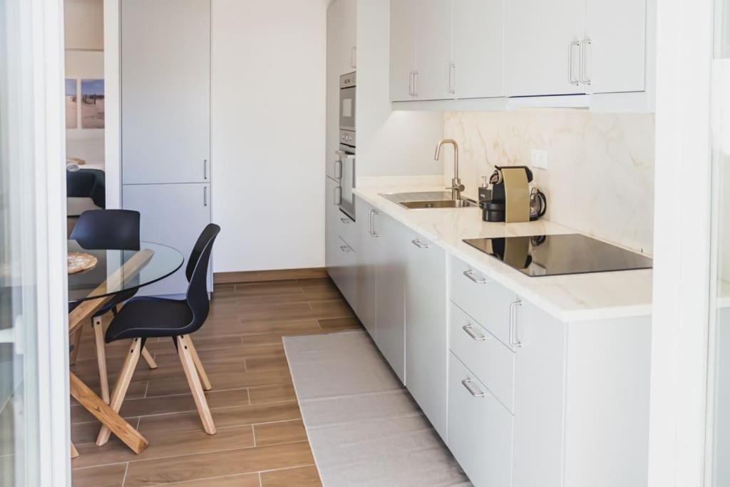 Lovely & Bright Renovated Apt. W/ Balcony In Lagos Zewnętrze zdjęcie